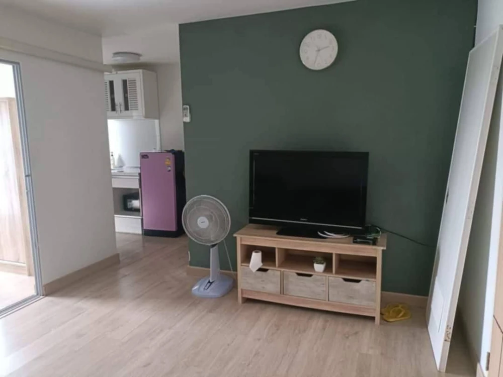 For rent: Ploen Ploen Condominium Rangsit-Workpoint, 8th floor, fully furnished room, reserve now, urgently.