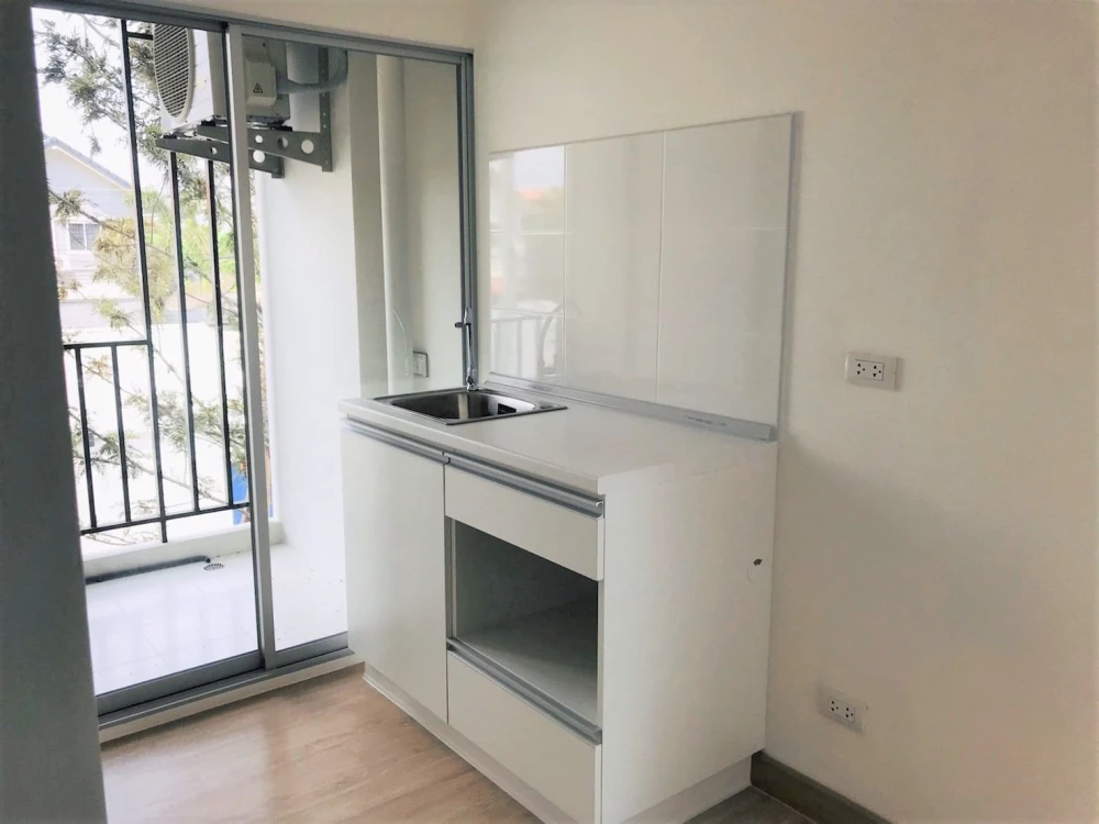 For rent: Ploen Ploen Condominium Rangsit-Workpoint, fully furnished, nice room, reserve now.