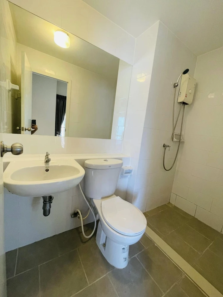 For rent: Plum Condo Bangyai Station, 2nd floor, fully furnished room, nice to live in. If interested, hurry and reserve now.