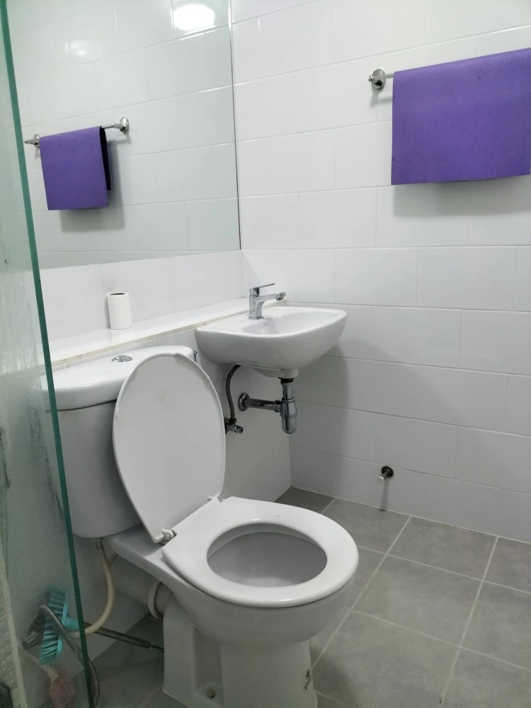 Plum Condo Central Station Westgate for rent. Nice unit with complete appliances. Book now, don't miss out!