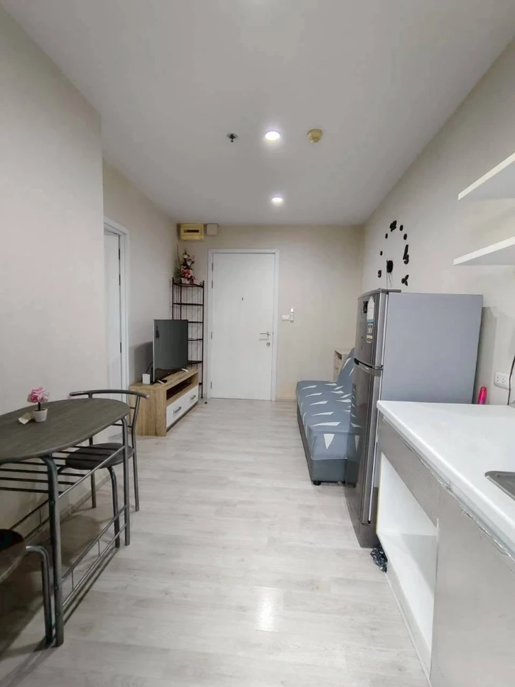 Plum Condo Central Station Westgate for rent. Nice unit with complete appliances. Book now, don't miss out!