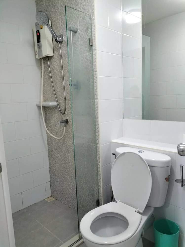 Plum Condo Central Station Westgate for rent. Nice unit with complete appliances. Book now, don't miss out!