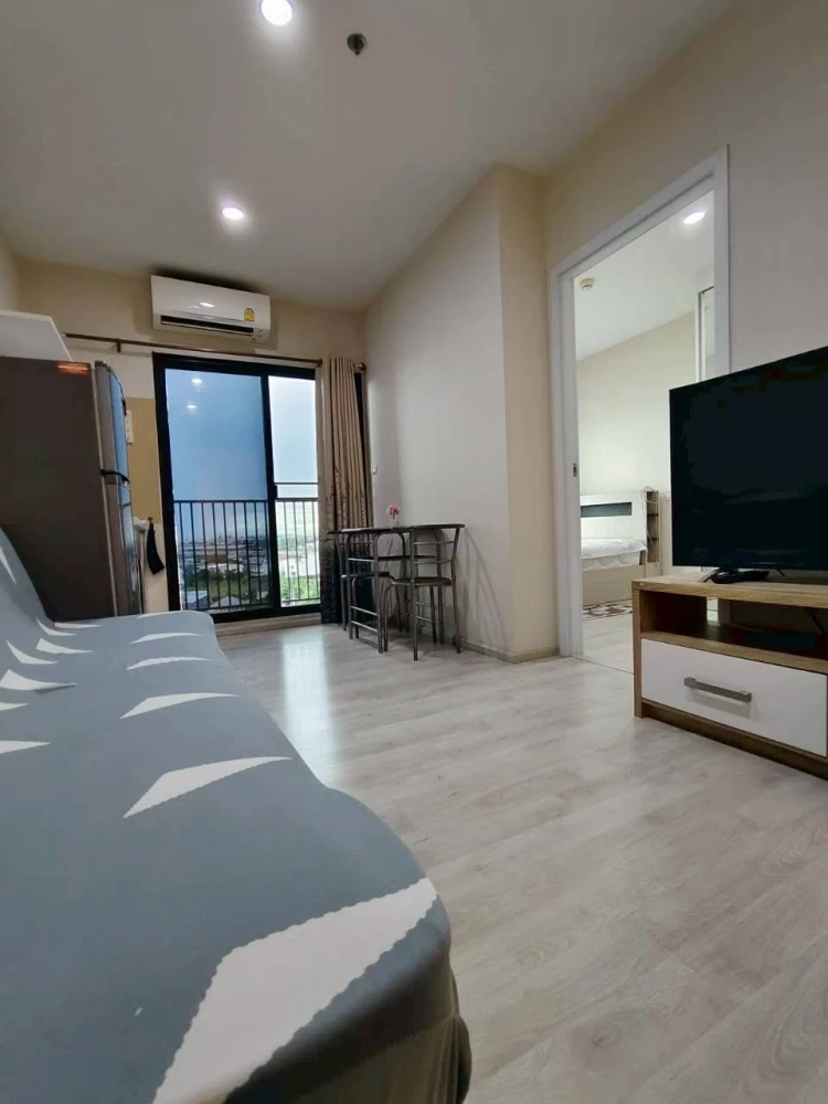 Plum Condo Central Station Westgate for rent. Nice unit with complete appliances. Book now, don't miss out!