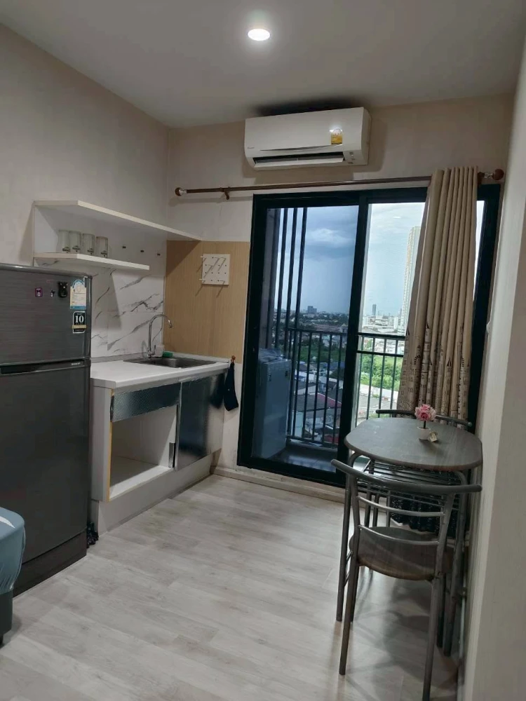 Plum Condo Central Station Westgate for rent. Nice unit with complete appliances. Book now, don't miss out!