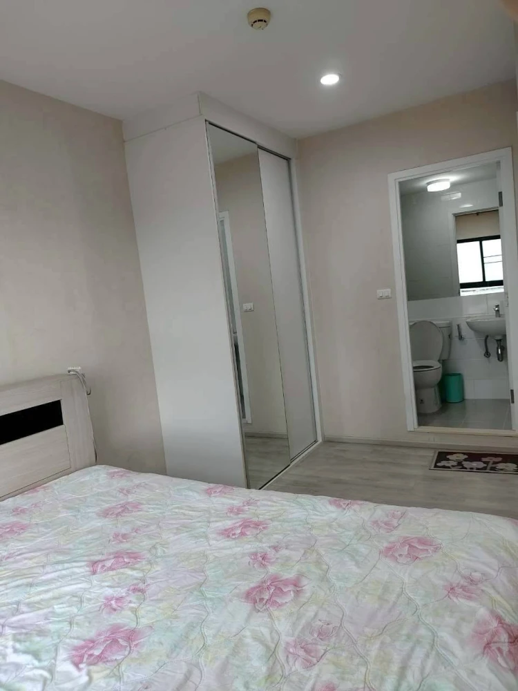 Plum Condo Central Station Westgate for rent. Nice unit with complete appliances. Book now, don't miss out!
