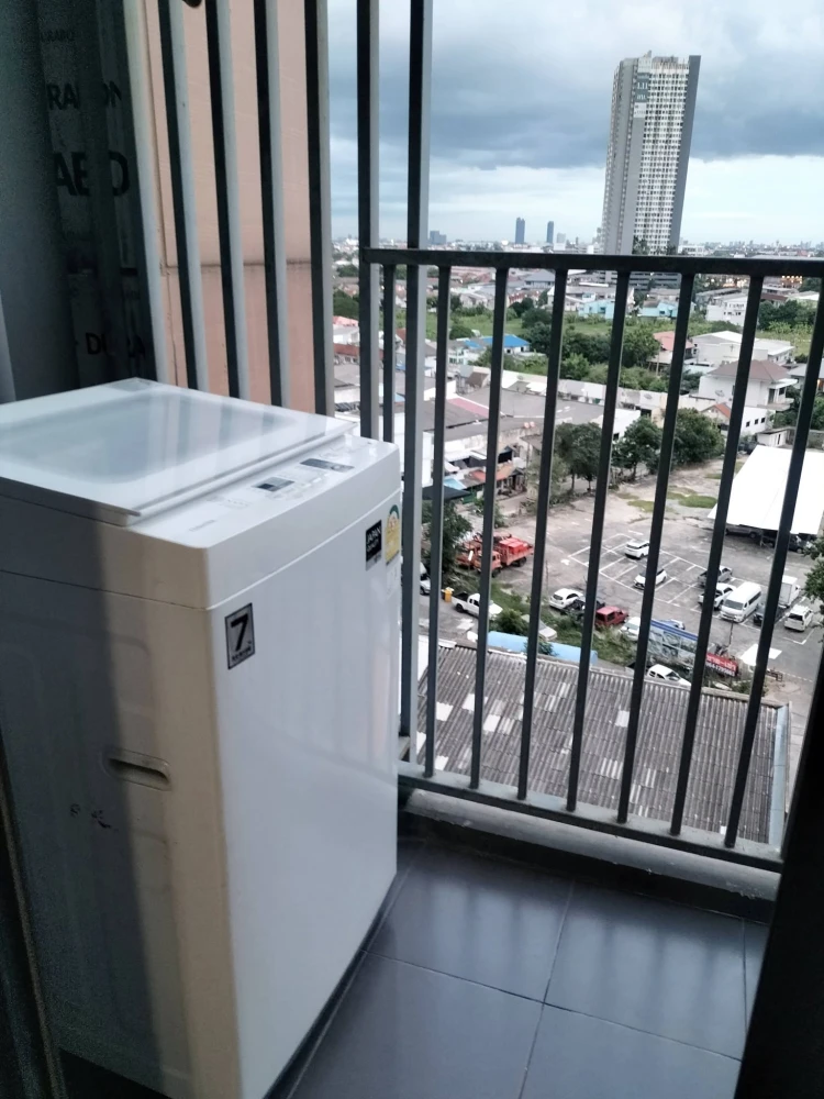 Plum Condo Central Station Westgate for rent. Nice unit with complete appliances. Book now, don't miss out!