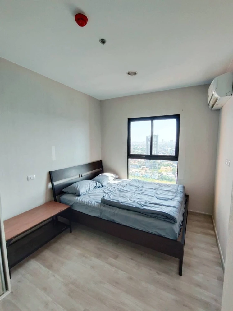 Plum Condo Central Station for rent, 35th floor (high floor), fully furnished, ready to move in. Book now!