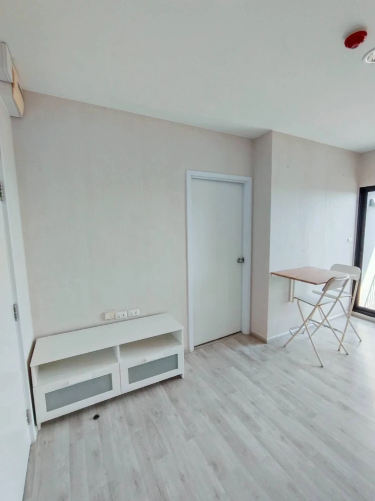 Plum Condo Central Station for rent, 35th floor (high floor), fully furnished, ready to move in. Book now!
