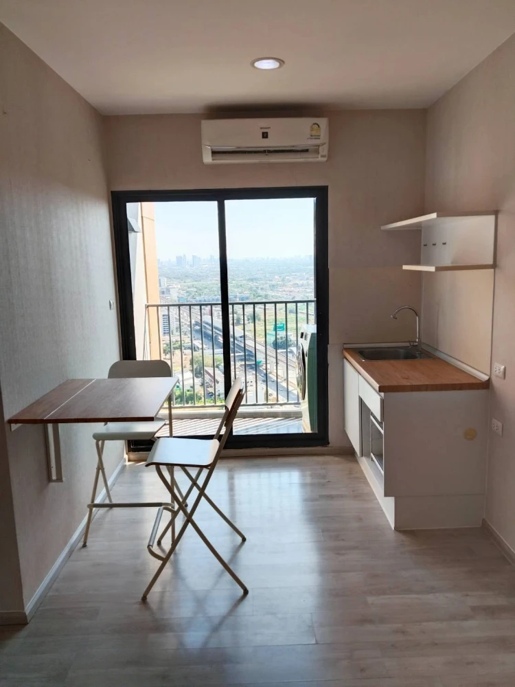 Plum Condo Central Station for rent, 35th floor (high floor), fully furnished, ready to move in. Book now!