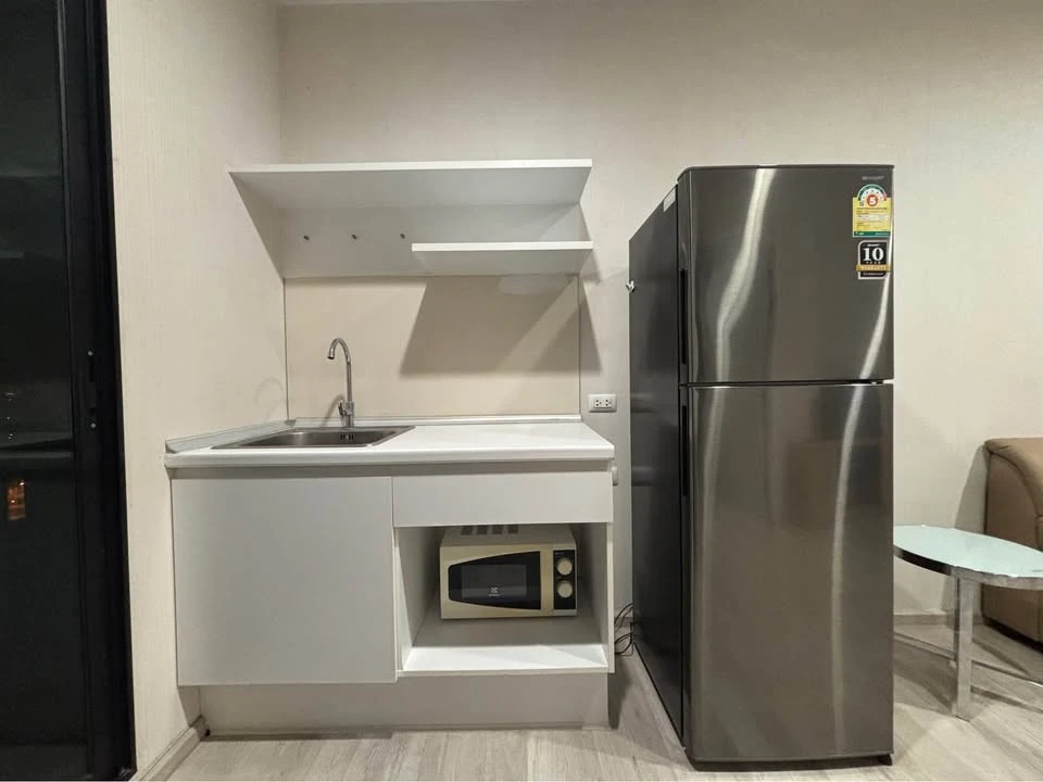 Plum Condo Central Station for rent—move-in ready unit on the 22nd floor with a high-rise view. Fully equipped with amenities. Book now!