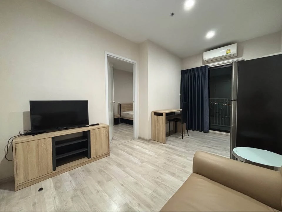 Plum Condo Central Station for rent—move-in ready unit on the 22nd floor with a high-rise view. Fully equipped with amenities. Book now!