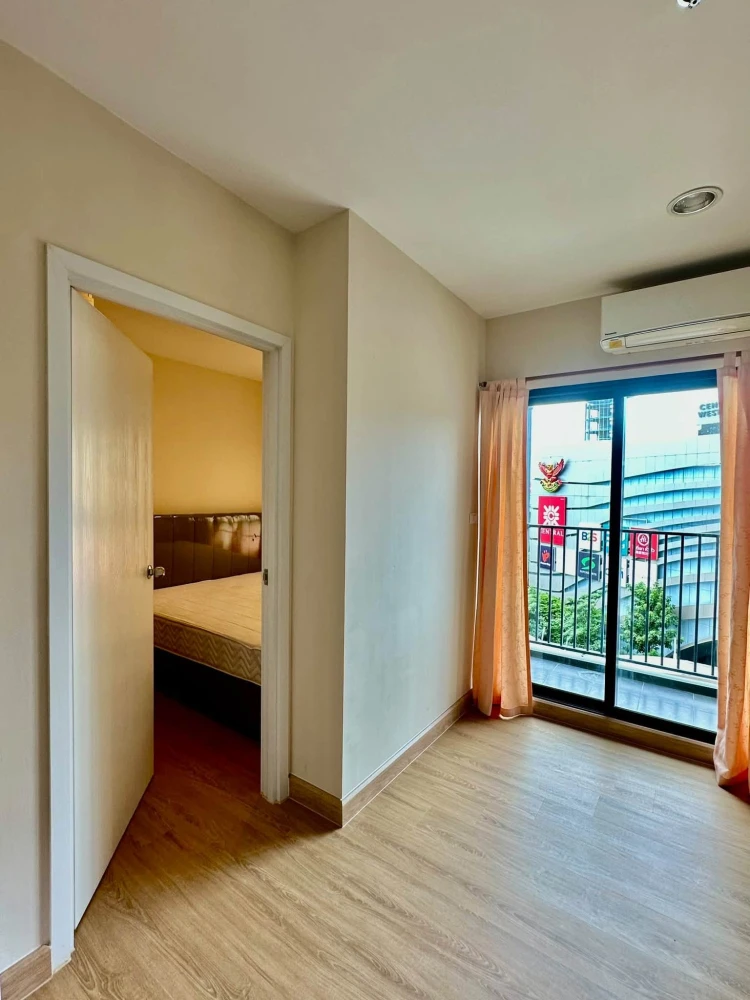 Plum Condo Central Station for rent—move-in ready, fully equipped with amenities, and at a great price. Book now!