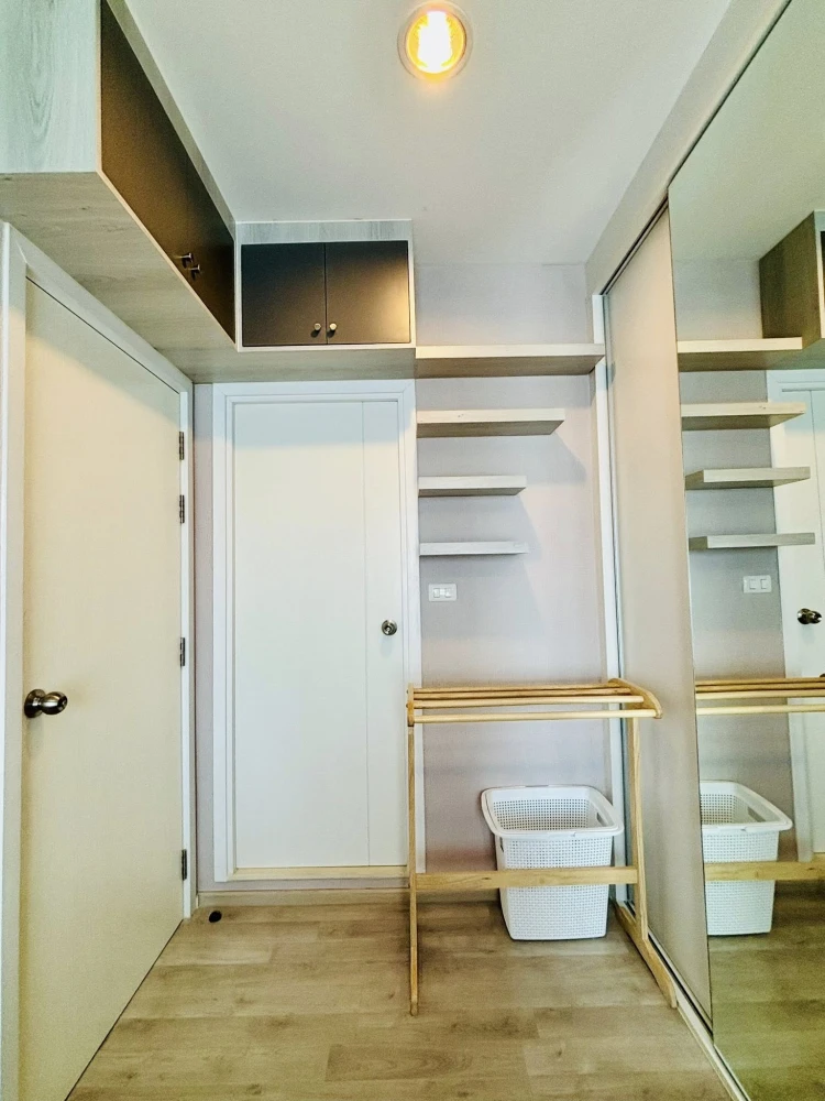 Plum Condo Central Station for rent. Ready to move in, fully furnished, and affordably priced. Book now, don't miss out!
