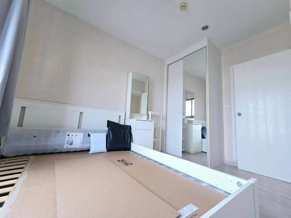 Plum Condo Central Station for rent. Affordable rooms with full furnishings and complete amenities. Book now!