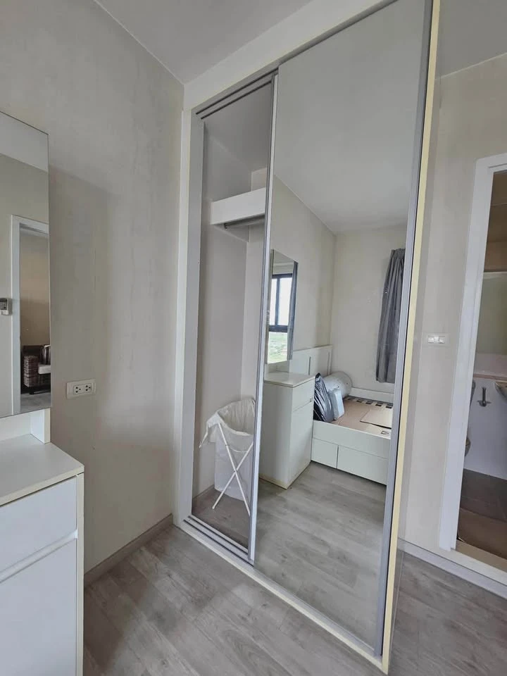 Plum Condo Central Station for rent. Affordable rooms with full furnishings and complete amenities. Book now!