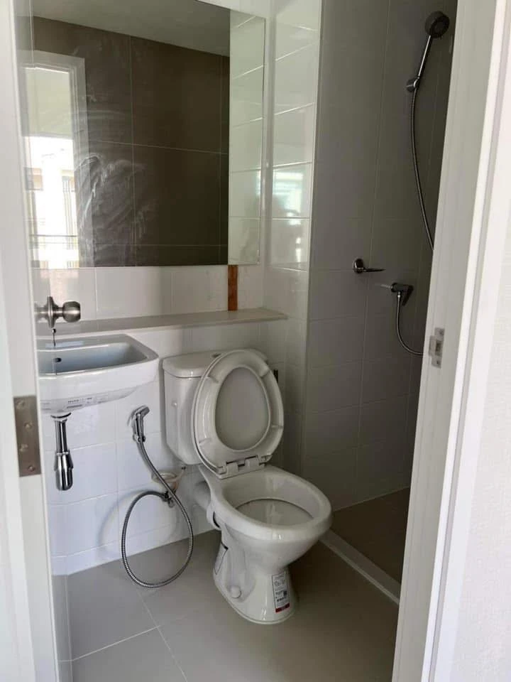For rent Plum Condo Chaengwattana Donmueang, a nice room at a great price with complete facilities. Book now.