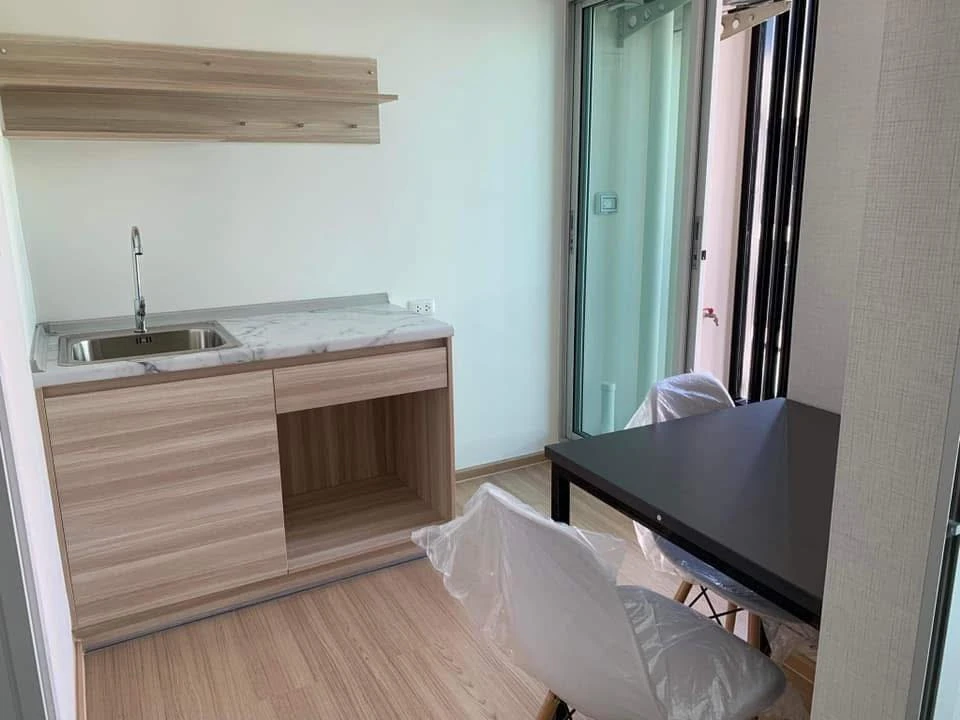 For rent Plum Condo Chaengwattana Donmueang, a nice room at a great price with complete facilities. Book now.
