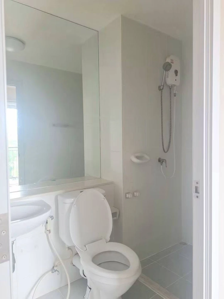 Studio unit for rent at Plum Condo Chaengwattana Station—includes a washing machine. Book now!