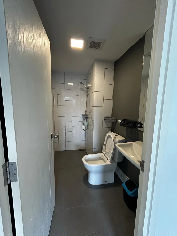 Plum Condo Extra Rama 2 for rent, fully furnished with windows on 2 sides, move in now, don't wait.