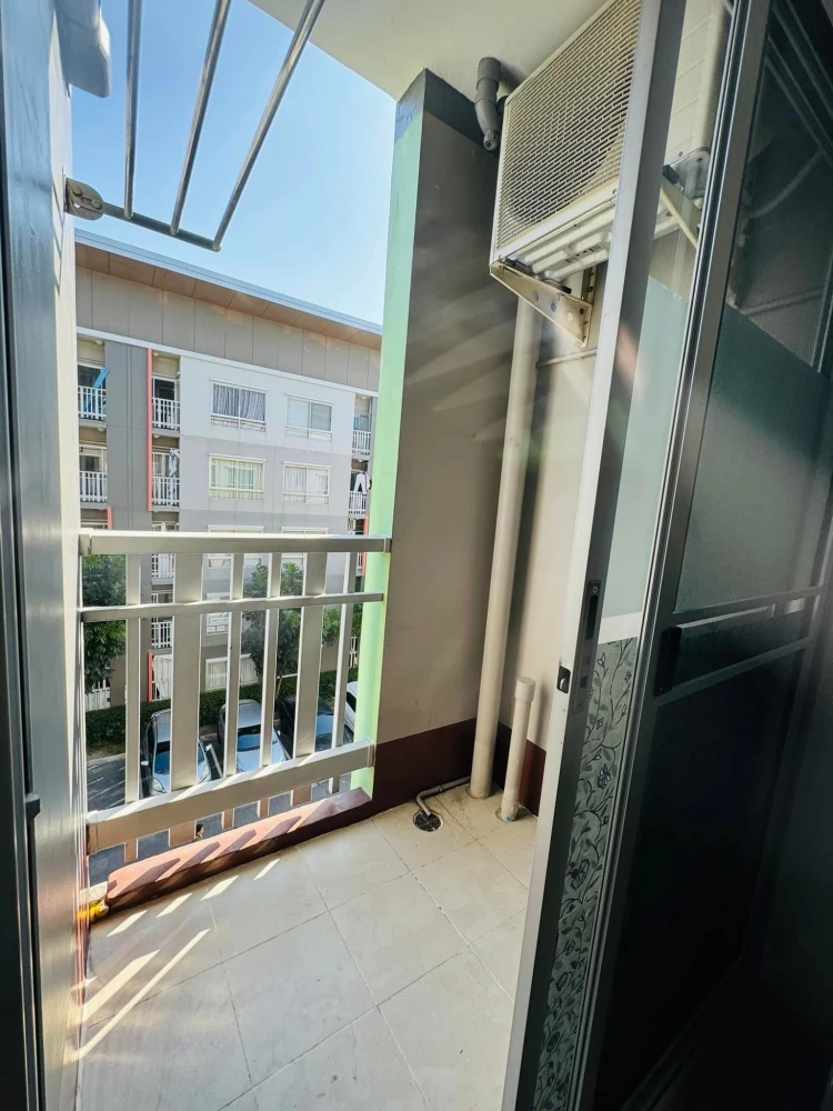 For rent: Plum Condo Ladprao 101, a nice room, fully furnished, just bring your bags and move in.