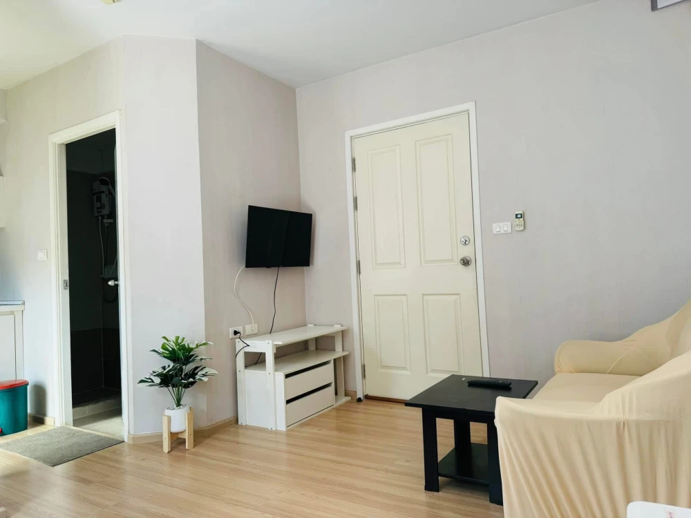 For rent: Plum Condo Ladprao 101, a nice room, fully furnished, just bring your bags and move in.