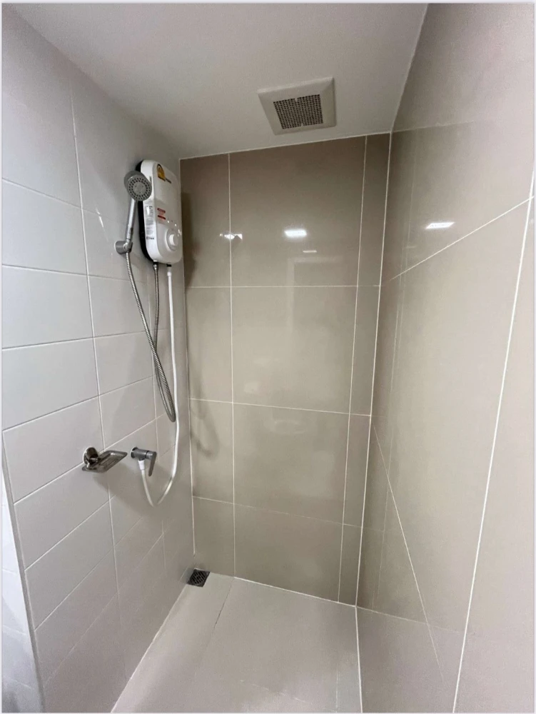 Plum Condo Mix Chaengwattana for rent, 2 bedrooms, spacious living area, fully furnished. Book now!