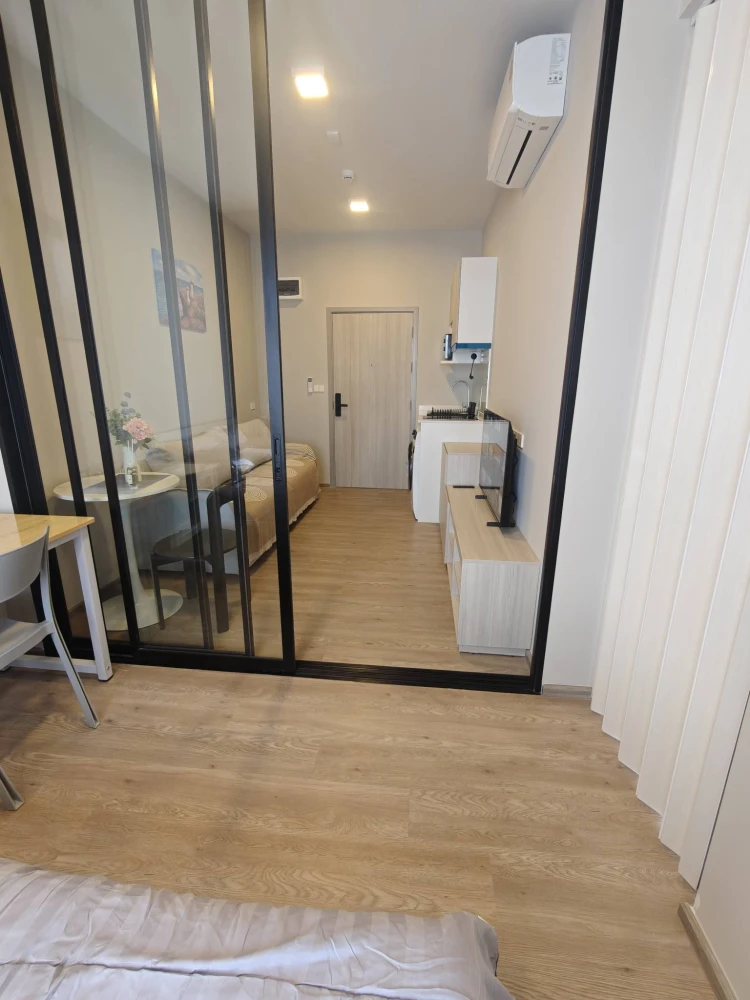 Plum Condo New West for rent, 12th floor, near the garden, corner unit next to the stairs (quiet), fully furnished with appliances.
