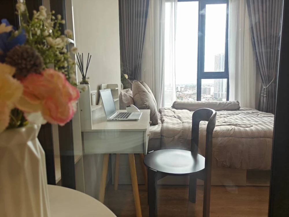 Plum Condo New West for rent, fully furnished and equipped with appliances. If you don't reserve, you'll miss out!