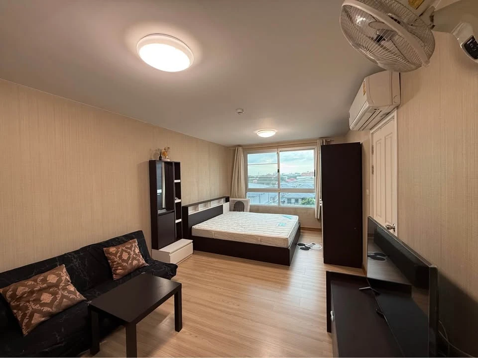 Plum Condo Paholyothin 89 for rent. Fully furnished and ready to move in. Free parking. Near the BTS Skytrain and Rangsit University. Highly recommend