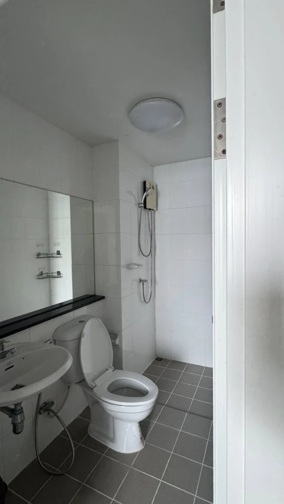 Plum Condo Paholyothin 89, 8th floor, for rent. Nice, fully furnished. Book now before it's too late!