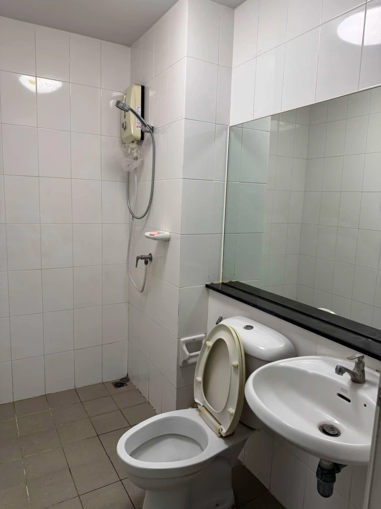 For rent: Plum Condo Paholyothin 89, 8th floor, fully furnished room, nice to live in, book now, don't miss out.