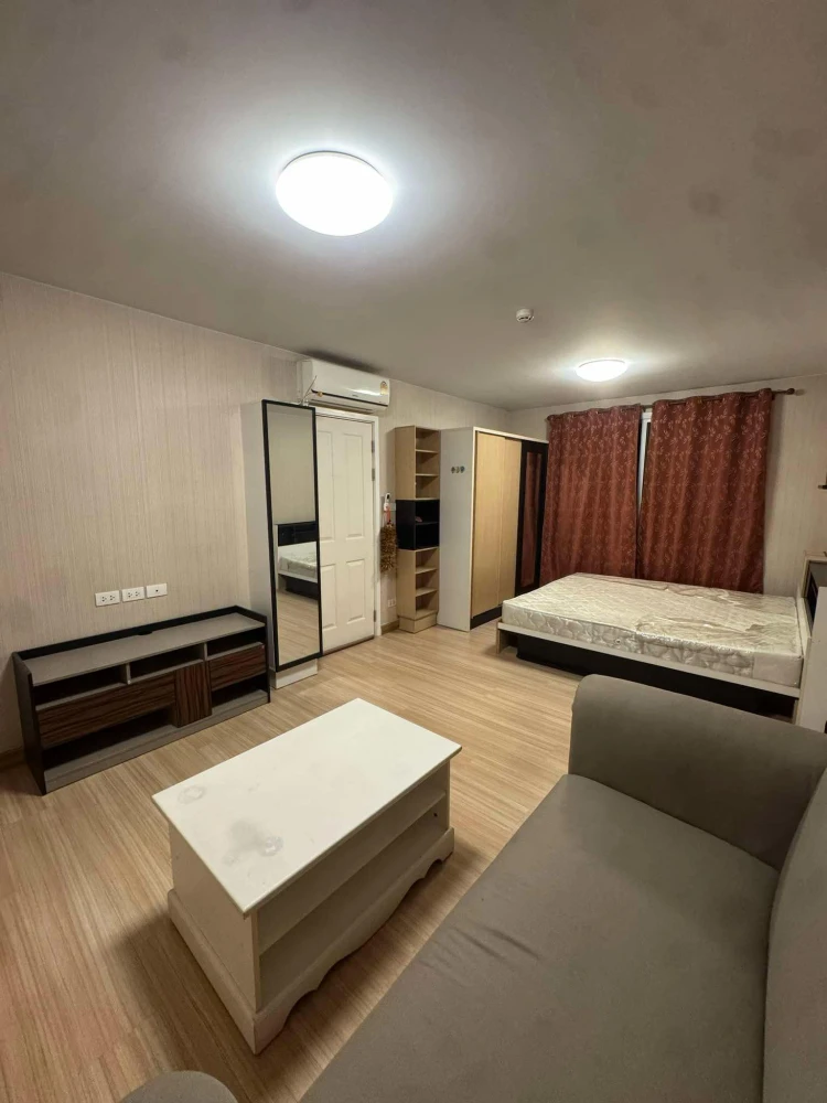 For rent: Plum Condo Paholyothin 89, 8th floor, fully furnished room, nice to live in, book now, don't miss out.