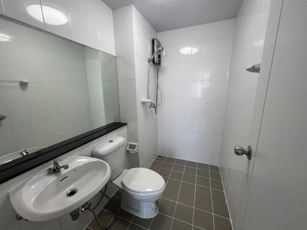 Plum Condo Paholyothin 89 for rent, nice room, good price, just bring your bags!!