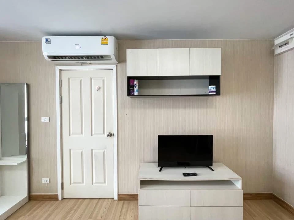 Plum Condo Paholyothin 89 for rent, studio room, coordinating interior design, great location. Don't miss out!