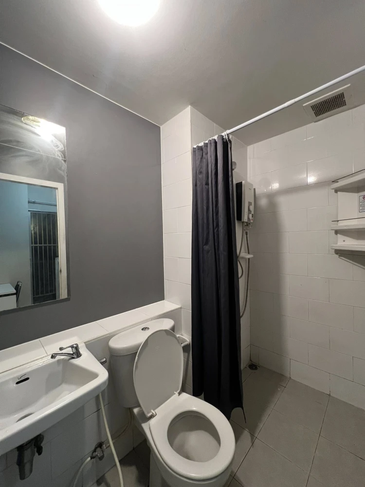 Plum Condo Park Rangsit for rent, 1st floor, pool view, beautiful room, fully furnished, ready to move in. Book now!