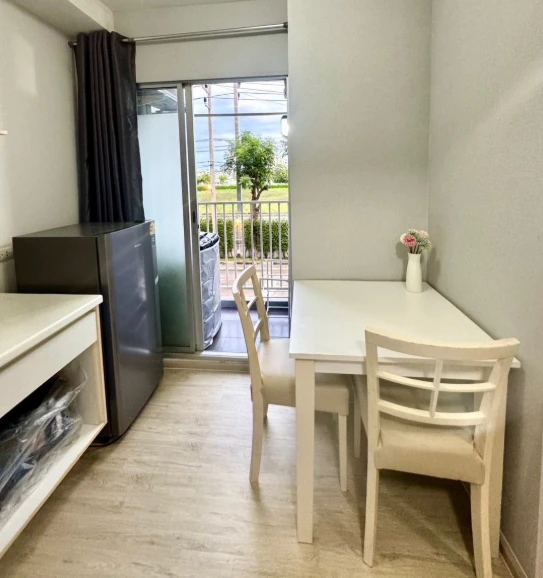 Plum Condo Park Rangsit for rent, 2nd floor, outside view, fully furnished room, ready to move in, hurry and book now, don't wait.