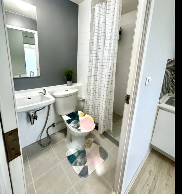 Plum Condo Park Rangsit for rent, 2nd floor, outside view, fully furnished room, ready to move in, hurry and book now, don't wait.