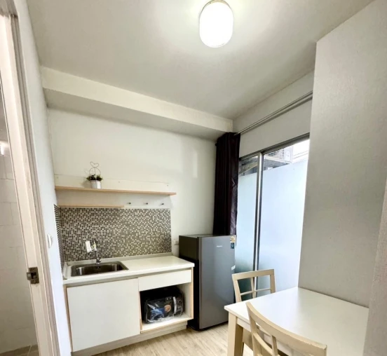 Plum Condo Park Rangsit for rent, 2nd floor, outside view, fully furnished room, ready to move in, hurry and book now, don't wait.