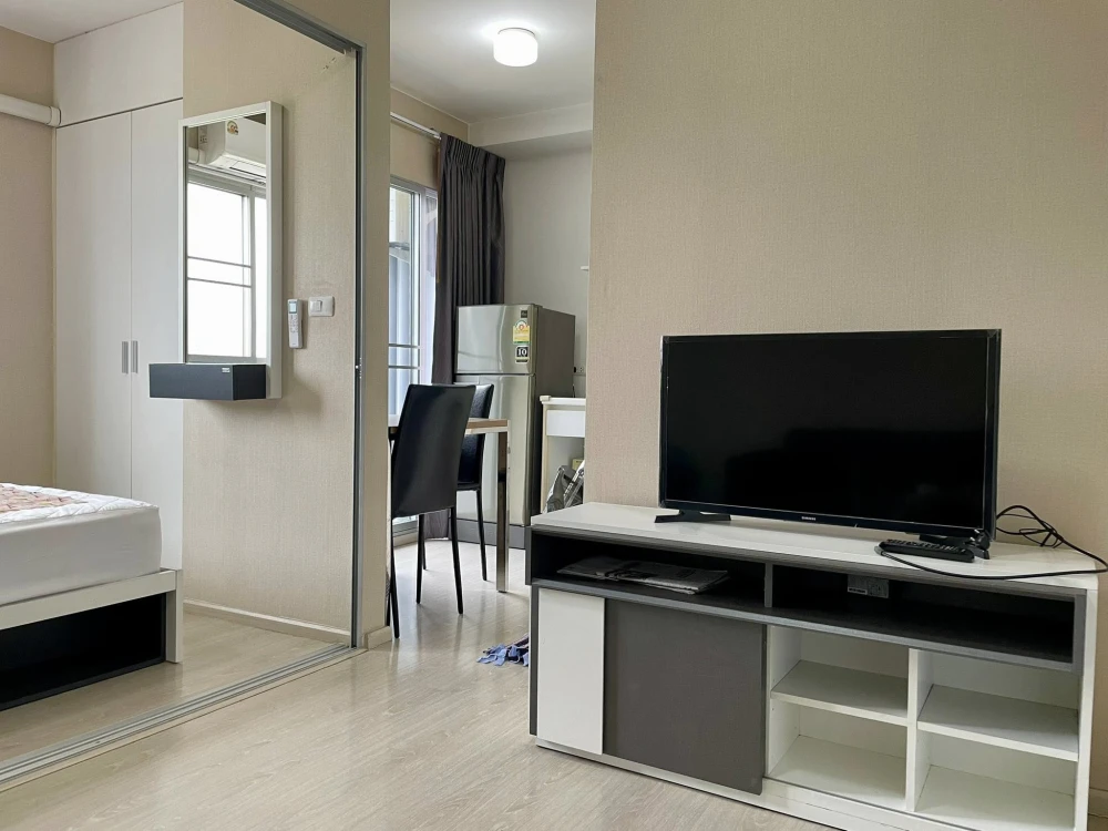 For rent: Plum Condo Park Rangsit, 4th floor, nice room, fully furnished, book now, don't miss out.