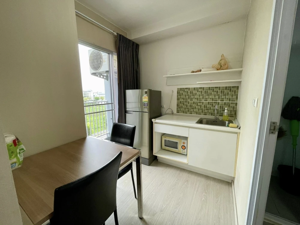 For rent: Plum Condo Park Rangsit, 4th floor, nice room, fully furnished, book now, don't miss out.