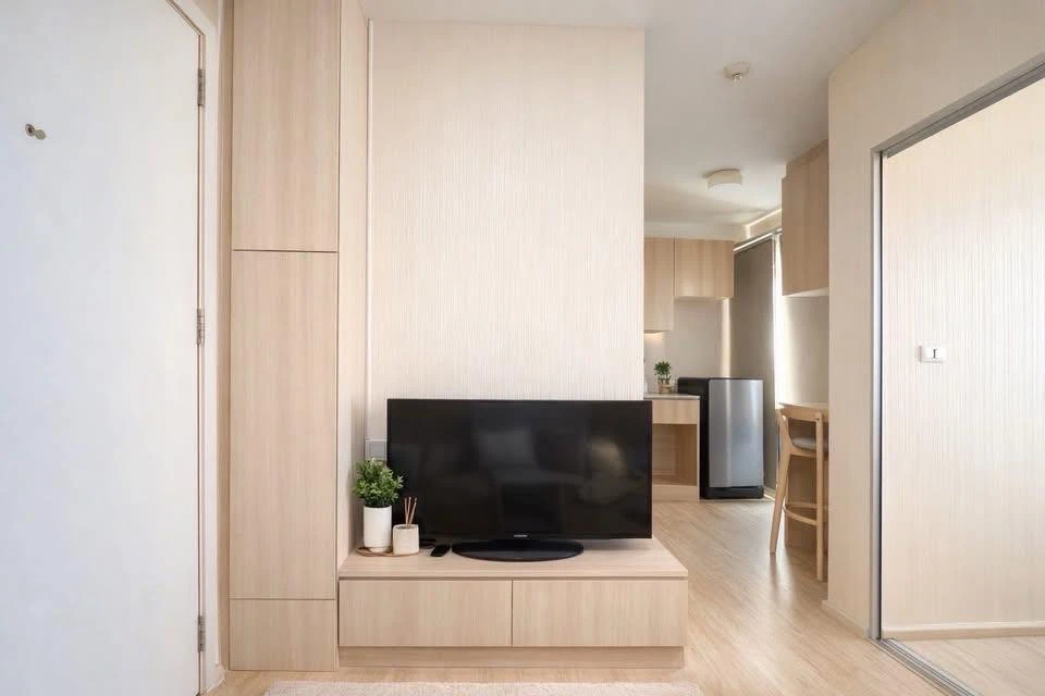 Plum Condo Park Rangsit for rent, 6th floor. Great view, breezy, beautiful room, fully furnished. Book now!