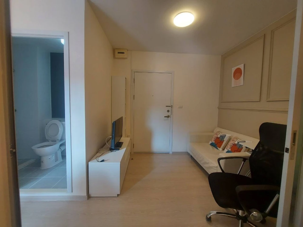 Plum Condo Park Rangsit for rent, 6th floor, pool view, beautiful room, fully furnished. Book now!