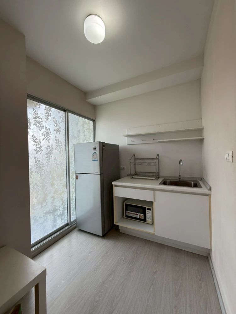 Plum Condo Park Rangsit for rent, 7th floor, corner unit, exterior view, fully furnished, very livable. Book now!