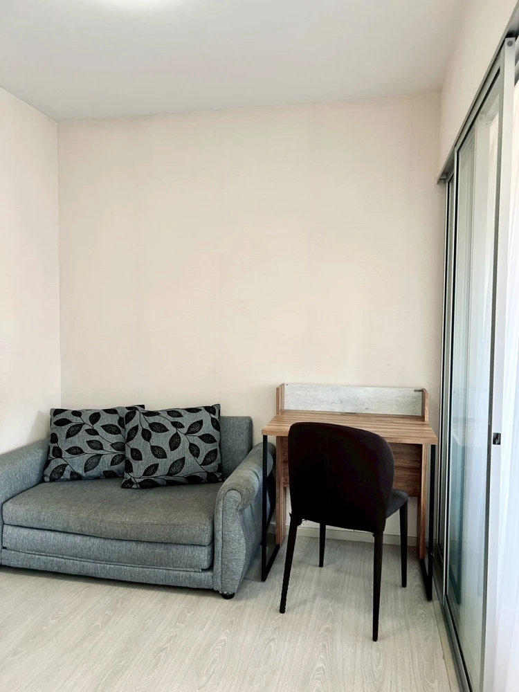 Plum Condo Park Rangsit for rent, 7th floor, corner unit, exterior view, fully furnished, very livable. Book now!