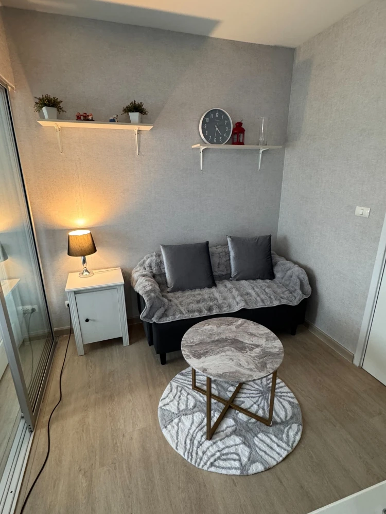 Plum Condo Park Rangsit for rent, 8th floor, pool view, fully furnished, nice room, reserve now before it's gone.