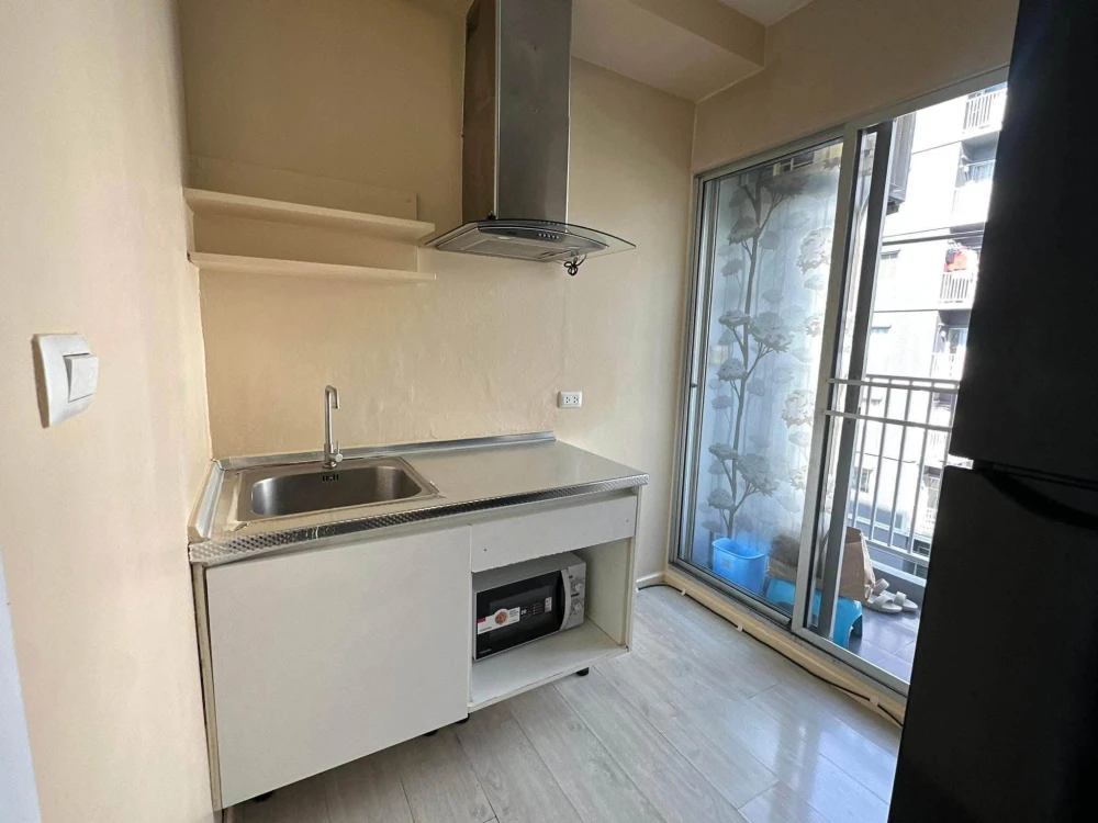 Plum Condo Park Rangsit, 5th floor unit for rent, fully furnished. Book now!
