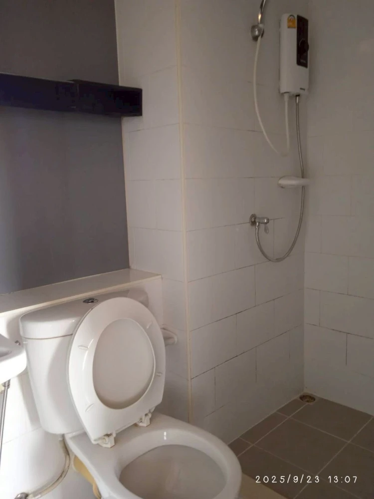 Plum Condo Park Rangsit for rent. Corner unit offering privacy. Fully furnished. Book now!