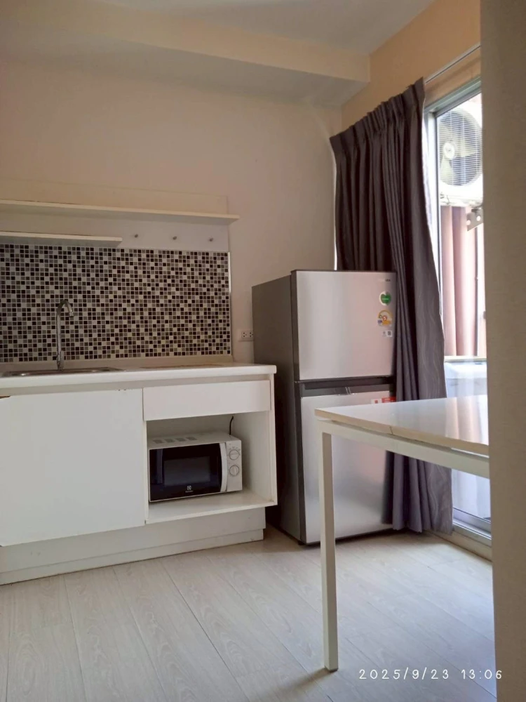 Plum Condo Park Rangsit for rent. Corner unit offering privacy. Fully furnished. Book now!