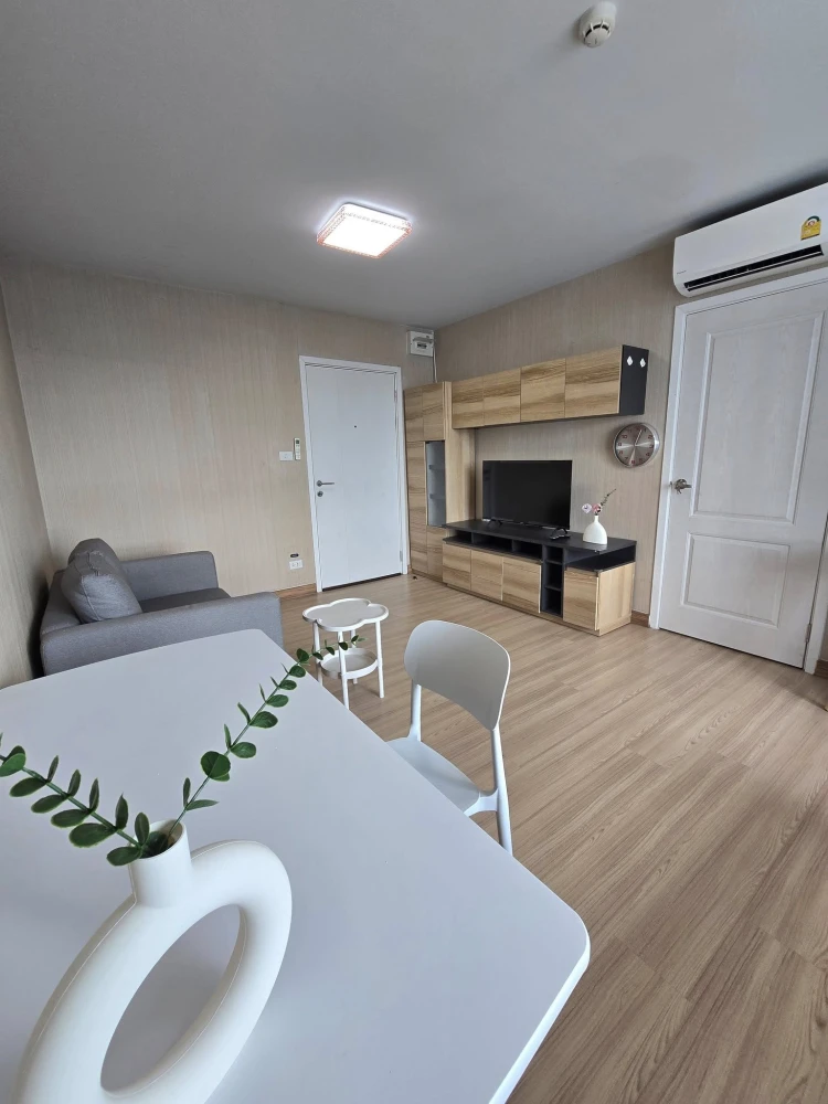 For rent: Plum Condo Phaholyothin 89, studio room, 28 sq m., Phase 5, Building C, 8th floor, very beautiful open view, book now.