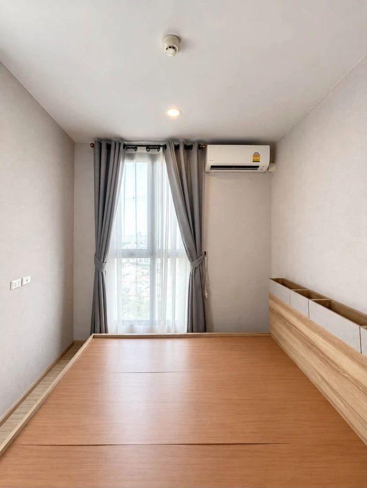 For Rent: Plum Condo Pinklao – Corner unit, 2 bedrooms, 2 bathrooms. Fully furnished and equipped with appliances; ready for immediate move-in.